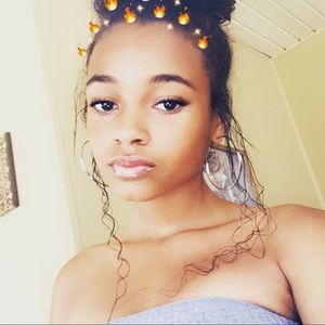 Meet your Posher, Mya